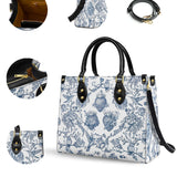 Catholight Eleganza Sacra: Borsa in Pelle Blu e Bianca per la Devozione