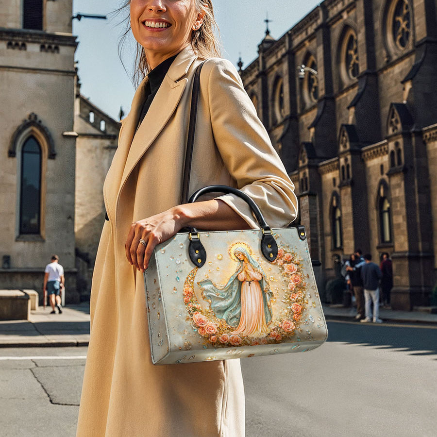 Catholight La Borsa in Pelle Crescent of Serenity